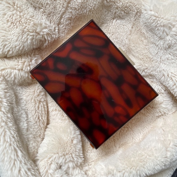 Tortoise Box Clutch - Picture 2 of 6